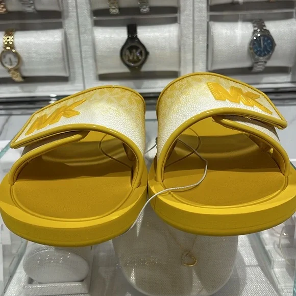 Michael Kors Slide Logo Sandals Palmer Ombré Signature
Daisy Yellow 
NWT - Picture 13 of 16